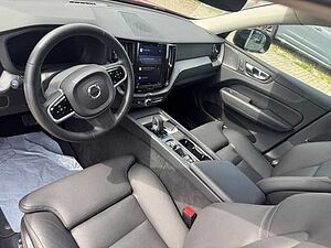 Volvo  XC60 Plus, B4 AWD Mild-Hybrid, Diesel, Dark