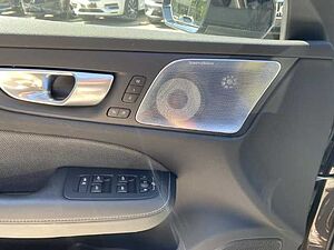 Volvo  V60 Ultimate, B4 Mild-Hybrid, Benzin, Dark