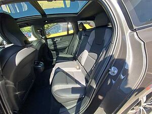 Volvo  V60 Ultimate, B4 Mild-Hybrid, Benzin, Dark