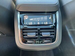 Volvo  V60 Ultimate, B4 Mild-Hybrid, Benzin, Dark