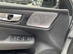 Volvo  V60 Ultimate, B4 Mild-Hybrid, Diesel, Dark