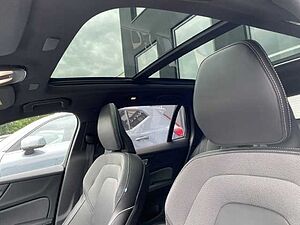 Volvo  V60 Ultimate, B4 Mild-Hybrid, Diesel, Dark