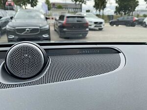 Volvo  V60 Ultimate, B4 Mild-Hybrid, Diesel, Dark