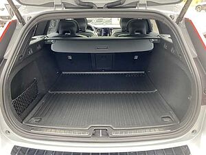 Volvo  V60 Ultimate, B4 Mild-Hybrid, Diesel, Dark