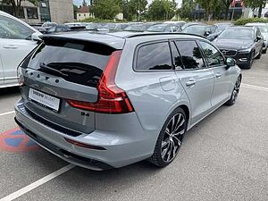 Volvo  V60 Ultimate, B4 Mild-Hybrid, Diesel, Dark