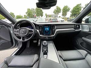 Volvo  V60 Ultimate, B4 Mild-Hybrid, Diesel, Dark