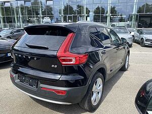 Volvo  XC40 Core, B3 Mild-Hybrid, Benzin