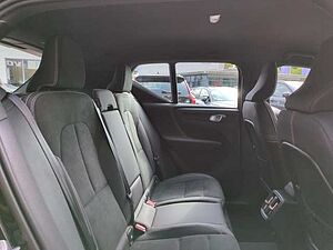 Volvo  XC40 Plus, B3 Mild-Hybrid, Benzin, Dark