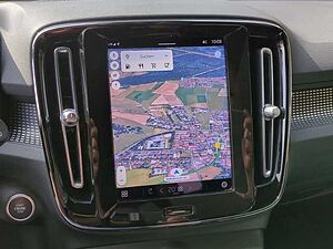Volvo  XC40 Plus, B3 Mild-Hybrid, Benzin, Dark