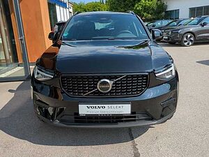 Volvo  XC40 Plus, B3 Mild-Hybrid, Benzin, Dark