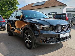 Volvo  XC40 Plus, B3 Mild-Hybrid, Benzin, Dark