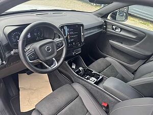 Volvo  XC40 Recharge Plus, T5 Plug-in Hybrid, Elektrisch/Benzin, Dark