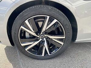Volvo  V90 Recharge Plus, T6 AWD Plug-in Hybrid, Elektrisch/Benzin, Dark
