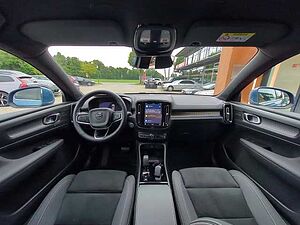 Volvo  XC40 Plus, B4 AWD Mild-Hybrid, Benzin, Bright