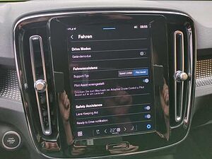 Volvo  XC40 Plus, B4 AWD Mild-Hybrid, Benzin, Bright