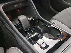 Volvo  XC40 Plus, B4 AWD Mild-Hybrid, Benzin, Bright