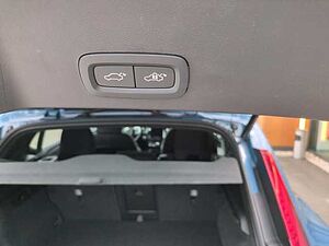 Volvo  XC40 Plus, B4 AWD Mild-Hybrid, Benzin, Bright