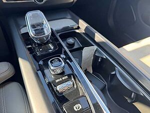 Volvo  XC60 T8 TWIN ENGINE AWD Automatikgetriebe (223+65kW/303+87PS) Inscription