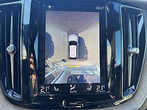 Volvo  XC60 T8 TWIN ENGINE AWD Automatikgetriebe (223+65kW/303+87PS) Inscription