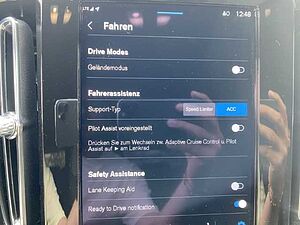 Volvo  XC40 Plus, B4 Mild-Hybrid, Benzin, Dark