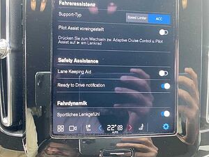 Volvo  XC40 Plus, B4 Mild-Hybrid, Benzin, Dark