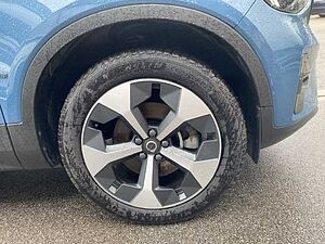 Volvo  XC40 Plus, B4 Mild-Hybrid, Benzin, Dark