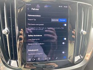 Volvo  V60 Plus, B4 Mild-Hybrid, Diesel, Dark