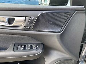 Volvo  S60 Recharge Plus, T8 AWD Plug-in Hybrid, Elektrisch/Benzin, Dark
