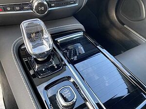 Volvo  S60 Recharge Plus, T8 AWD Plug-in Hybrid, Elektrisch/Benzin, Dark