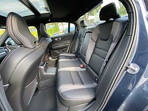 Volvo  S60 Recharge Plus, T8 AWD Plug-in Hybrid, Elektrisch/Benzin, Dark