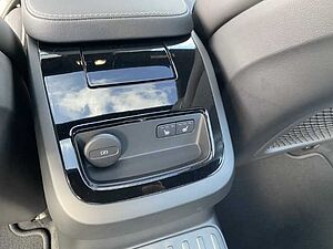 Volvo  S60 Recharge Plus, T8 AWD Plug-in Hybrid, Elektrisch/Benzin, Dark