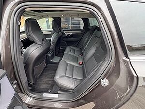 Volvo  V90 Recharge Ultimate, T8 AWD Plug-in Hybrid, Elektrisch/Benzin, Bright