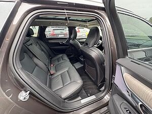 Volvo  V90 Recharge Ultimate, T8 AWD Plug-in Hybrid, Elektrisch/Benzin, Bright