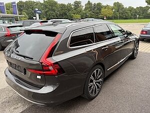 Volvo  V90 Recharge Ultimate, T8 AWD Plug-in Hybrid, Elektrisch/Benzin, Bright