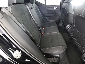 Volvo  XC40 Core, B3 Mild-Hybrid, Benzin