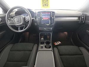 Volvo  XC40 Core, B3 Mild-Hybrid, Benzin