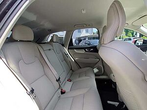 Volvo  XC60 Plus, B4 AWD Mild-Hybrid, Diesel, Dark