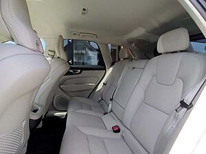 Volvo  XC60 Plus, B4 AWD Mild-Hybrid, Diesel, Dark