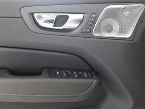 Volvo  XC60 Ultra, B5 AWD Mild-Hybrid, Benzin, Dark