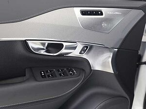 Volvo  XC90 Plus, T8 AWD Plug-in Hybrid, Elektrisch/Benzin, Bright, 7 Sitze