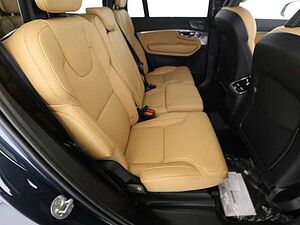 Volvo  XC90 Plus, T8 AWD Plug-in Hybrid, Elektrisch/Benzin, Bright, 7 Sitze