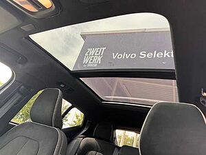 Volvo  XC40 Ultimate, B4 Mild-Hybrid, Benzin, Dark