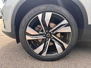 Volvo  XC40 Ultimate, B4 Mild-Hybrid, Benzin, Dark