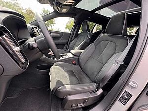 Volvo  XC40 Ultimate, B4 Mild-Hybrid, Benzin, Dark