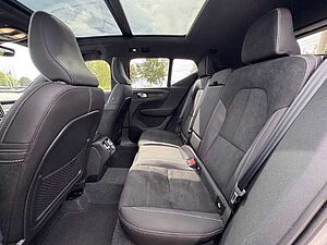 Volvo  XC40 Ultimate, B4 Mild-Hybrid, Benzin, Dark