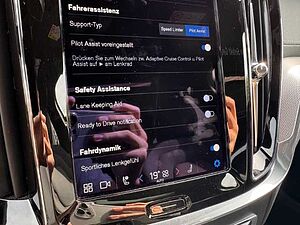 Volvo  V60 Ultimate, B4 Mild-Hybrid, Diesel, Dark