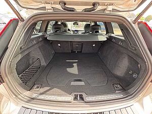 Volvo  V60 Ultimate, B4 Mild-Hybrid, Diesel, Dark