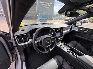 Volvo  V60 Ultimate, B4 Mild-Hybrid, Diesel, Dark