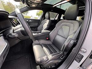 Volvo  V60 Ultimate, B4 Mild-Hybrid, Diesel, Dark