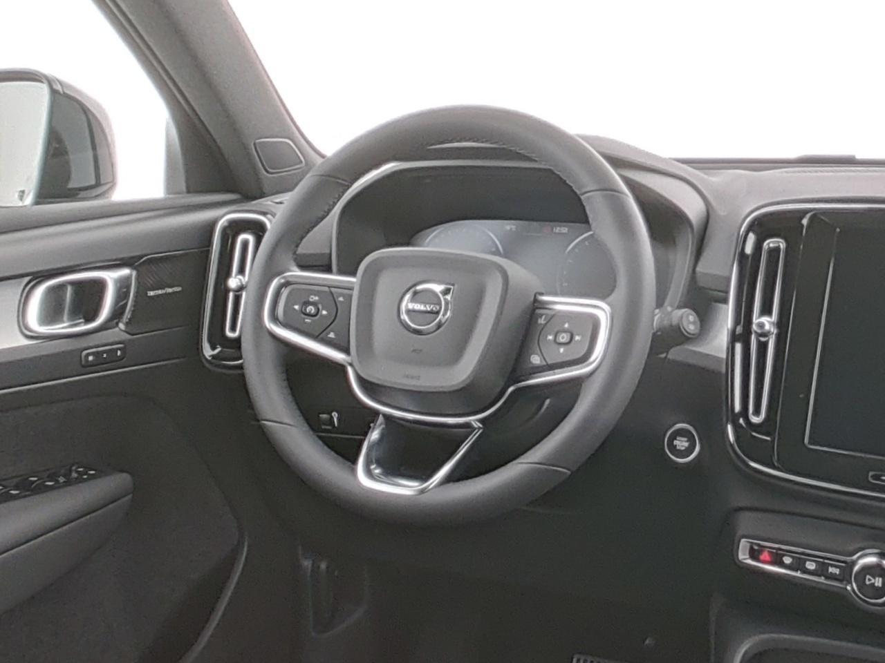 Volvo  XC 40
